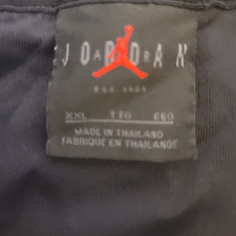 MENS JORDAN BASKETBALL JACKWT SIZE 2XL IN GREAT SHAPE